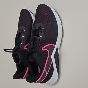 Nike Women's Legend Essential 2